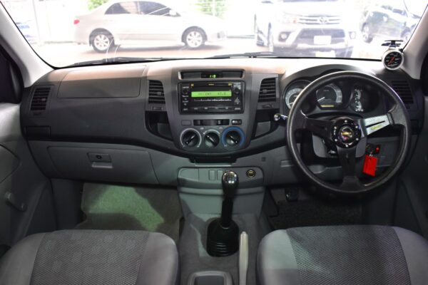TOYOTA VIGO DOUBLE CAB 2.5J MT - Image 10