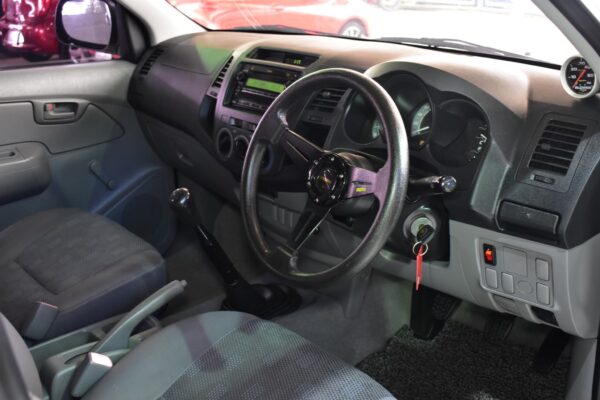 TOYOTA VIGO DOUBLE CAB 2.5J MT - Image 15