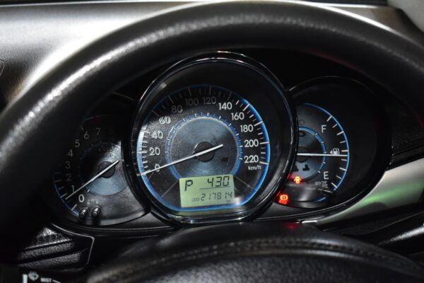 TOYOTA VIOS 1.5 E  AT 2013 - Image 16