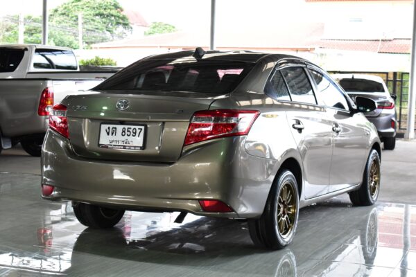 TOYOTA VIOS 1.5 E  AT 2013 - Image 10