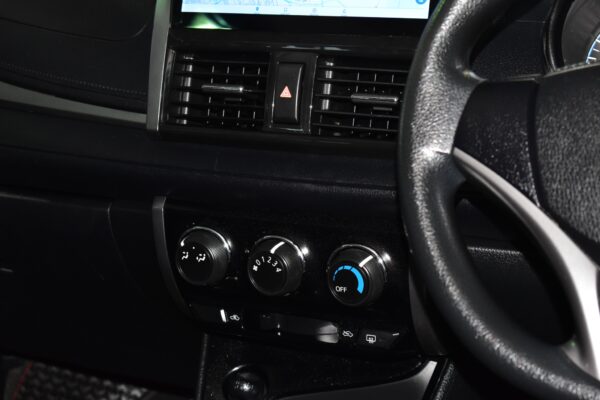 TOYOTA VIOS 1.5 E  AT 2013 - Image 19