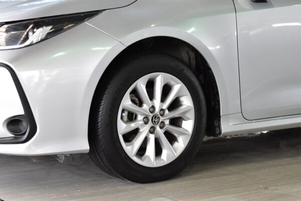 TOYOTA ALTIS 1.6G AT 2020 - Image 6