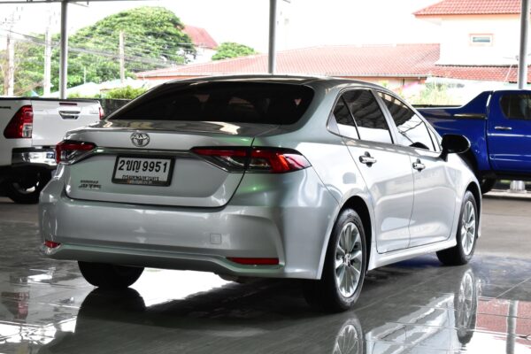 TOYOTA ALTIS 1.6G AT 2020 - Image 9