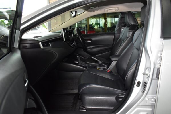 TOYOTA ALTIS 1.6G AT 2020 - Image 11