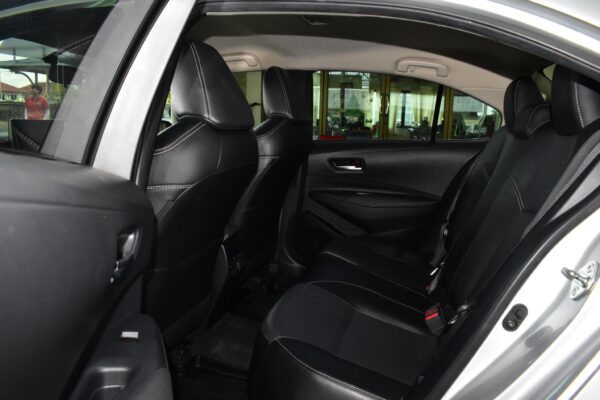 TOYOTA ALTIS 1.6G AT 2020 - Image 12