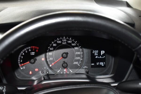 TOYOTA ALTIS 1.6G AT 2020 - Image 13