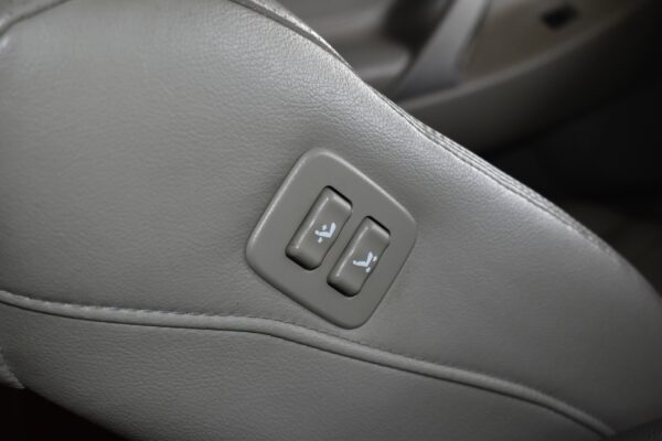 TOYOTA CAMRY 2.4G AT 2010 - Image 9