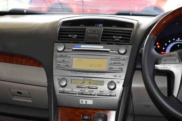 TOYOTA CAMRY 2.4G AT 2010 - Image 11