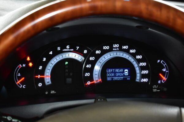 TOYOTA CAMRY 2.4G AT 2010 - Image 8