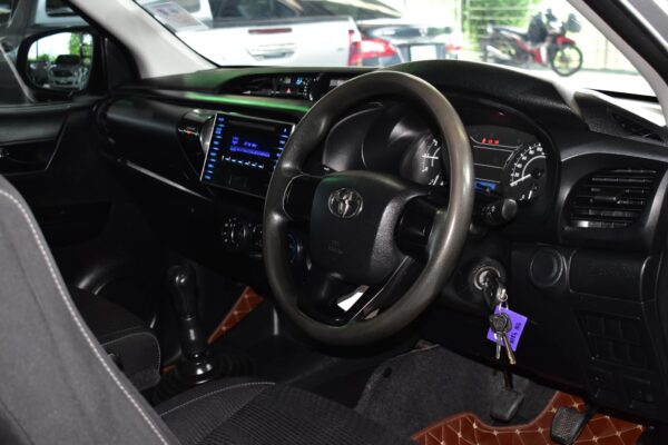 TOYOTA REVO SMART CAB 2.4J PLUS MT 2020 - Image 14