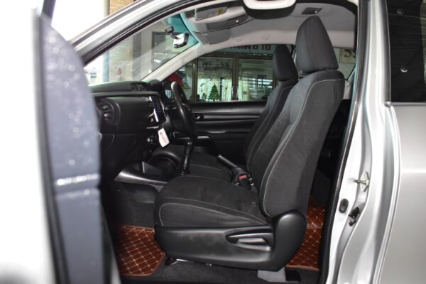 TOYOTA REVO SMART CAB 2.4J PLUS MT 2020 - Image 17