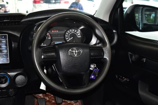 TOYOTA REVO SMART CAB 2.4J PLUS MT 2020 - Image 9